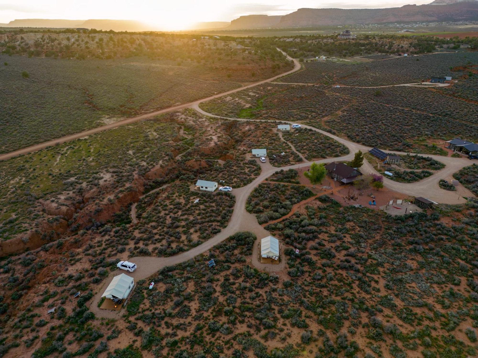 Basecamp 37° Hotel Kanab Exterior photo