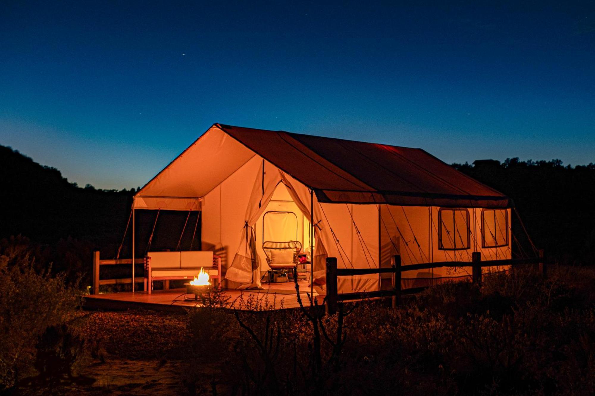 Basecamp 37° Hotel Kanab Exterior photo