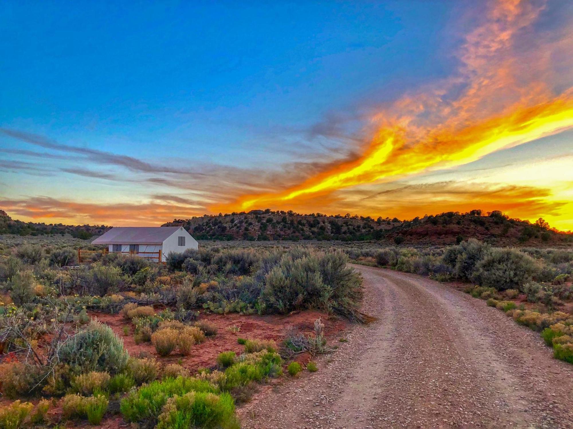 Basecamp 37° Hotel Kanab Exterior photo